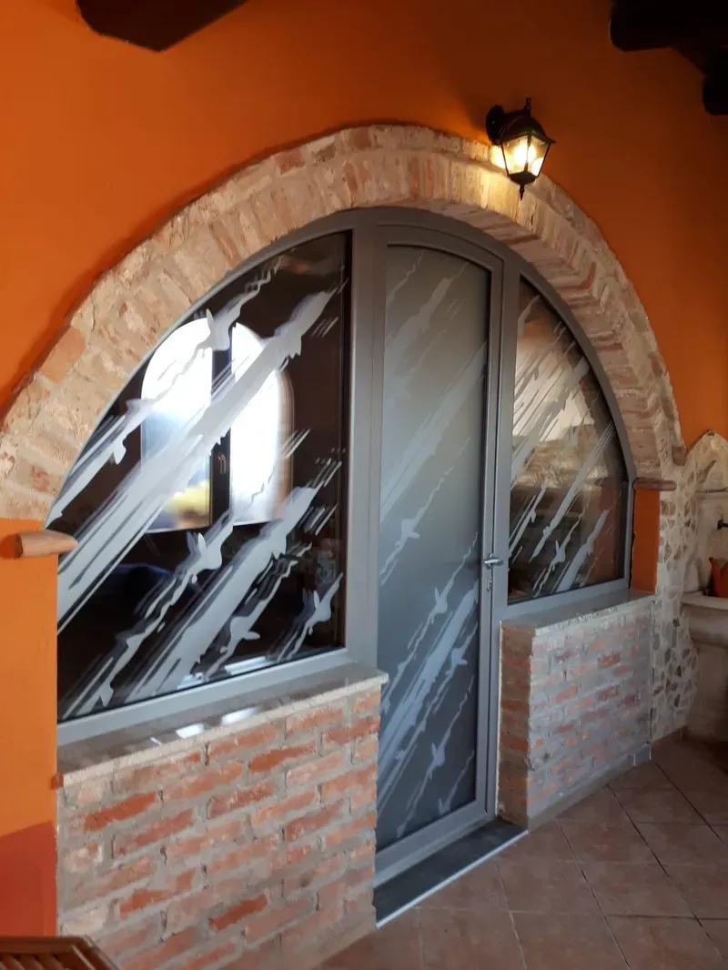 Vetro decorativo Madras per privacy e design d'interni.