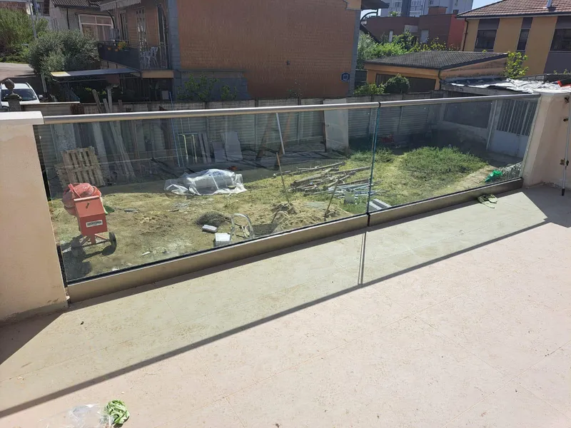 Parapetto terrazza con profilo inox