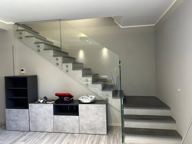 Parapetto scala interna in vetro